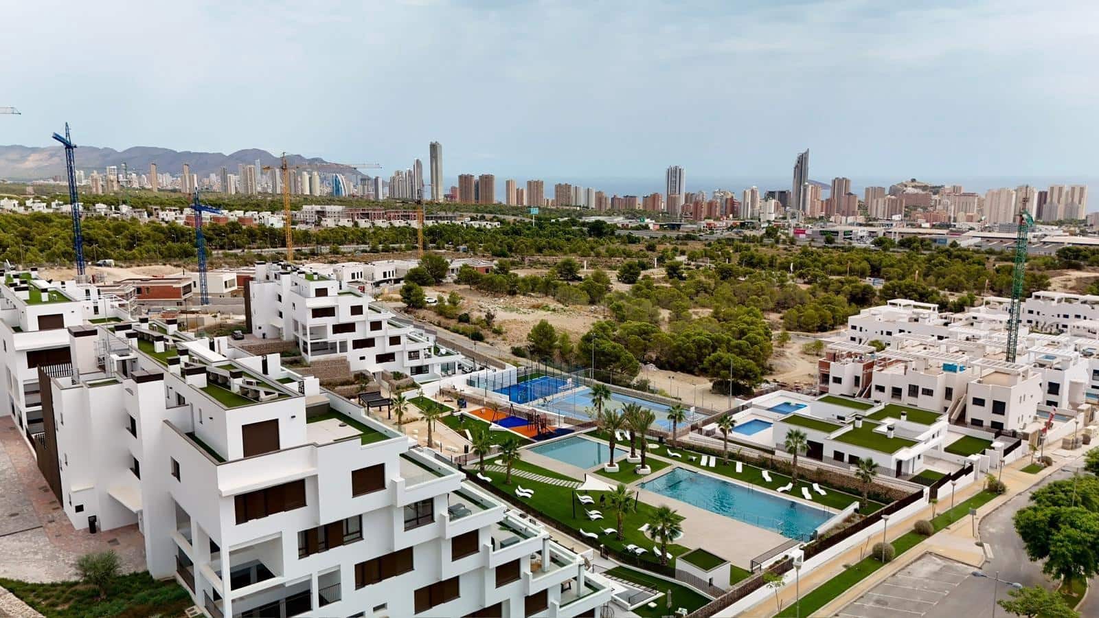 3 Zimmer Apartment zu vermieten in Finestrat mit Pool Garage - 2.100 € (Ref: 10047356)