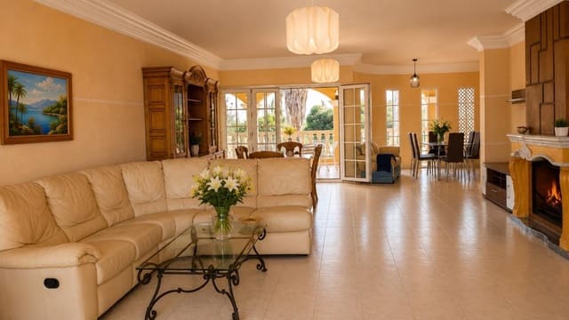 3 bedroom Villa for sale in La Manga del Mar Menor with pool garage - € 780,000 (Ref: 10049320)