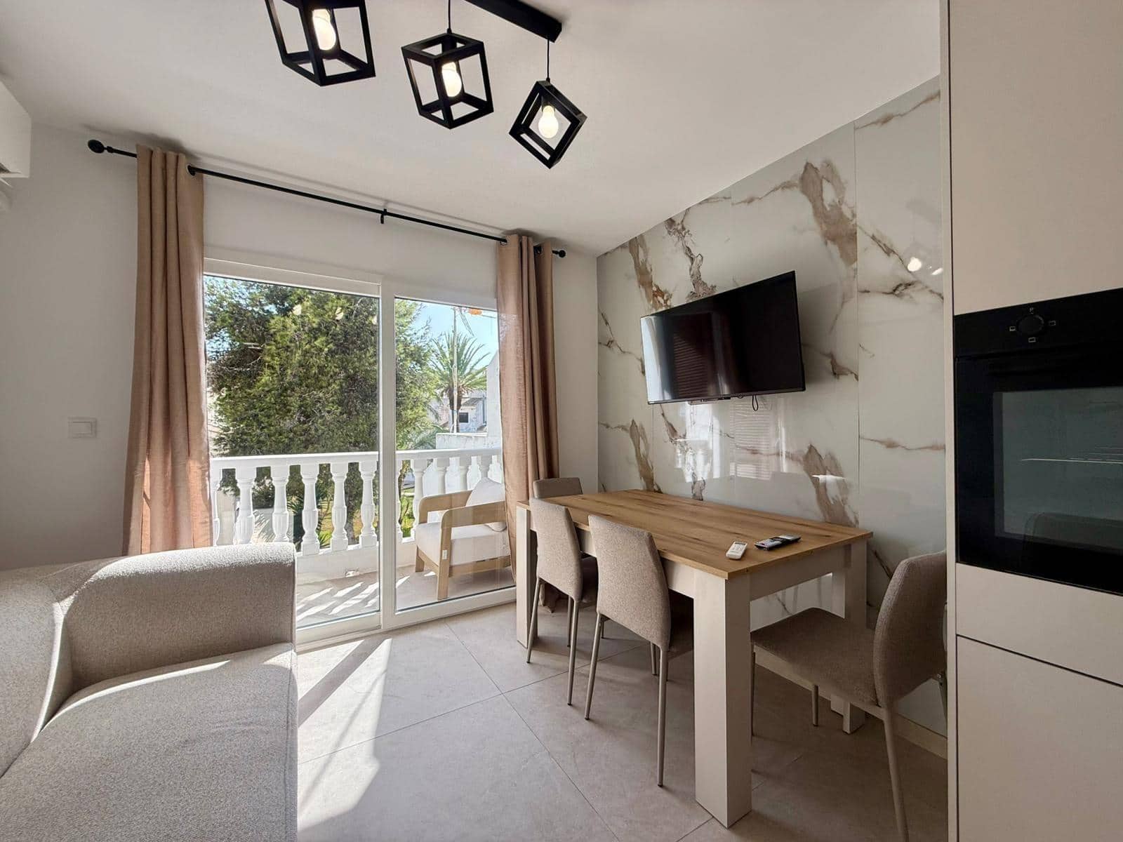 1 bedroom Penthouse for sale in Torrevieja with pool - € 139,900 (Ref: 10055325)