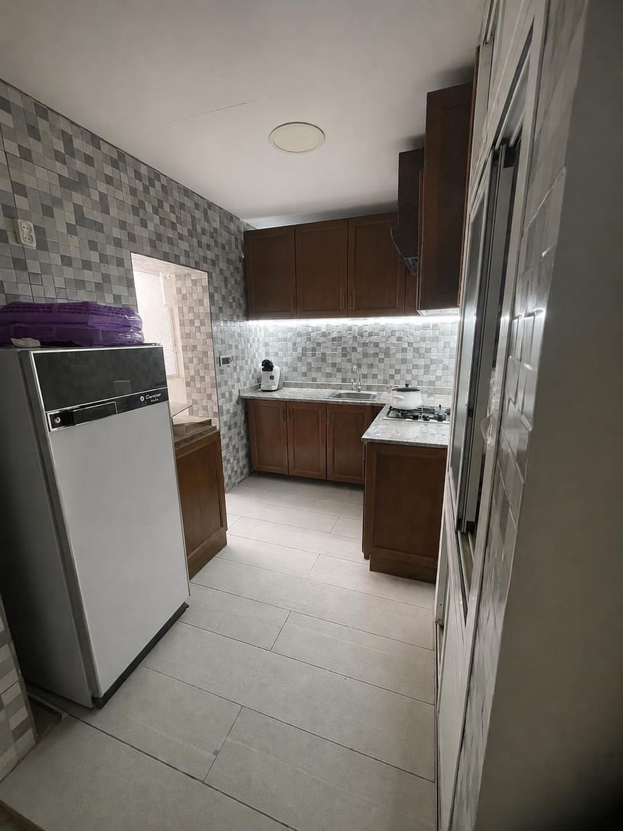 3 bedroom Apartment for rent in Alicante / Alacant city - € 850 (Ref: 10064705)