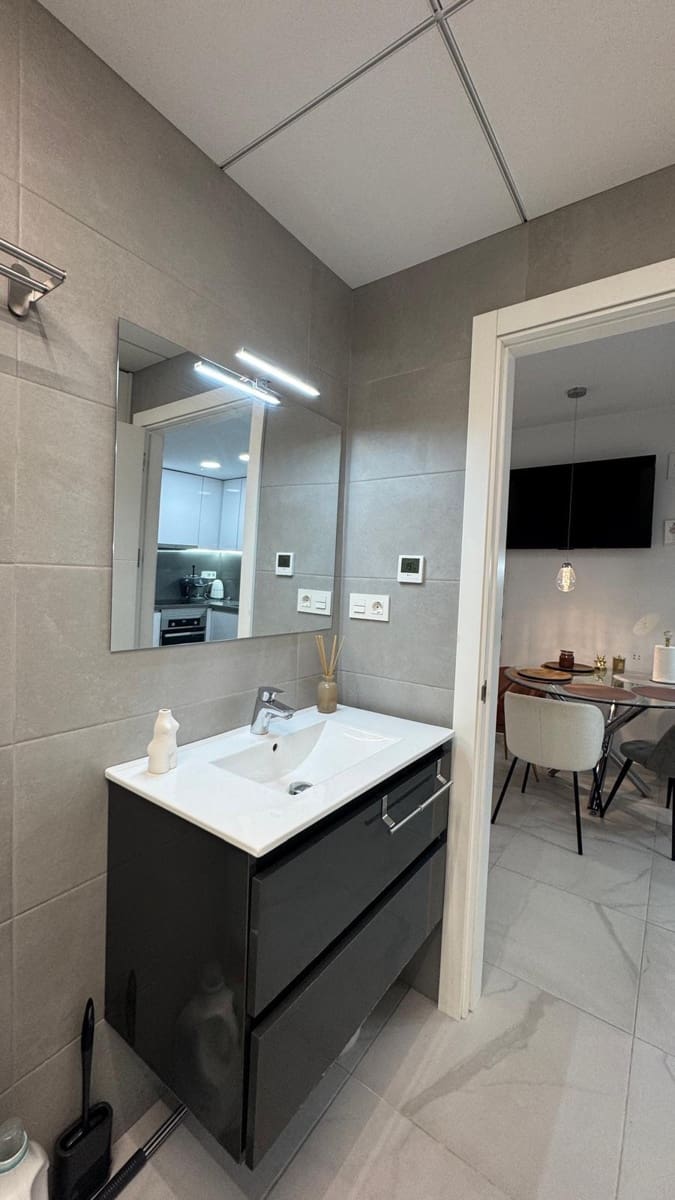 1 sypialnia Apartament na sprzedaż w Torrevieja z basenem - 192 000 € (Ref: 10064711)