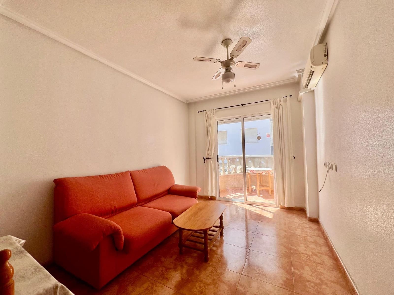 1 Zimmer Apartment zu verkaufen in Torrevieja - 118.000 € (Ref: 10067983)