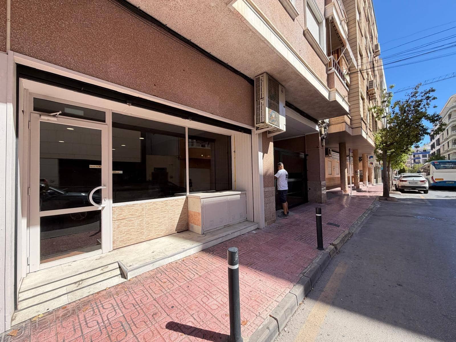 Komercyjne na sprzedaż w Torrevieja - 149 000 € (Ref: 10076462)