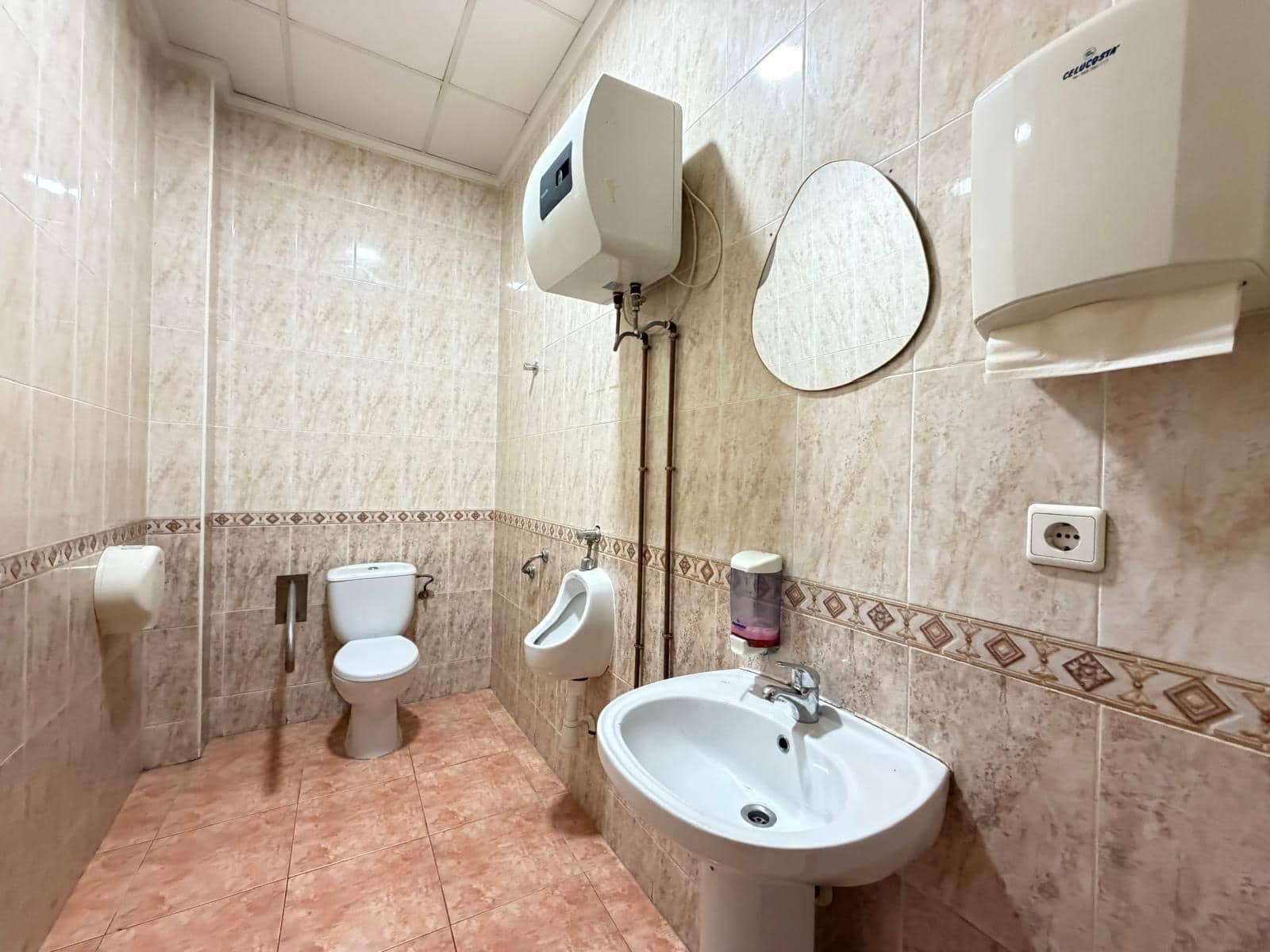 Komercyjne na sprzedaż w Torrevieja - 149 000 € (Ref: 10076462)