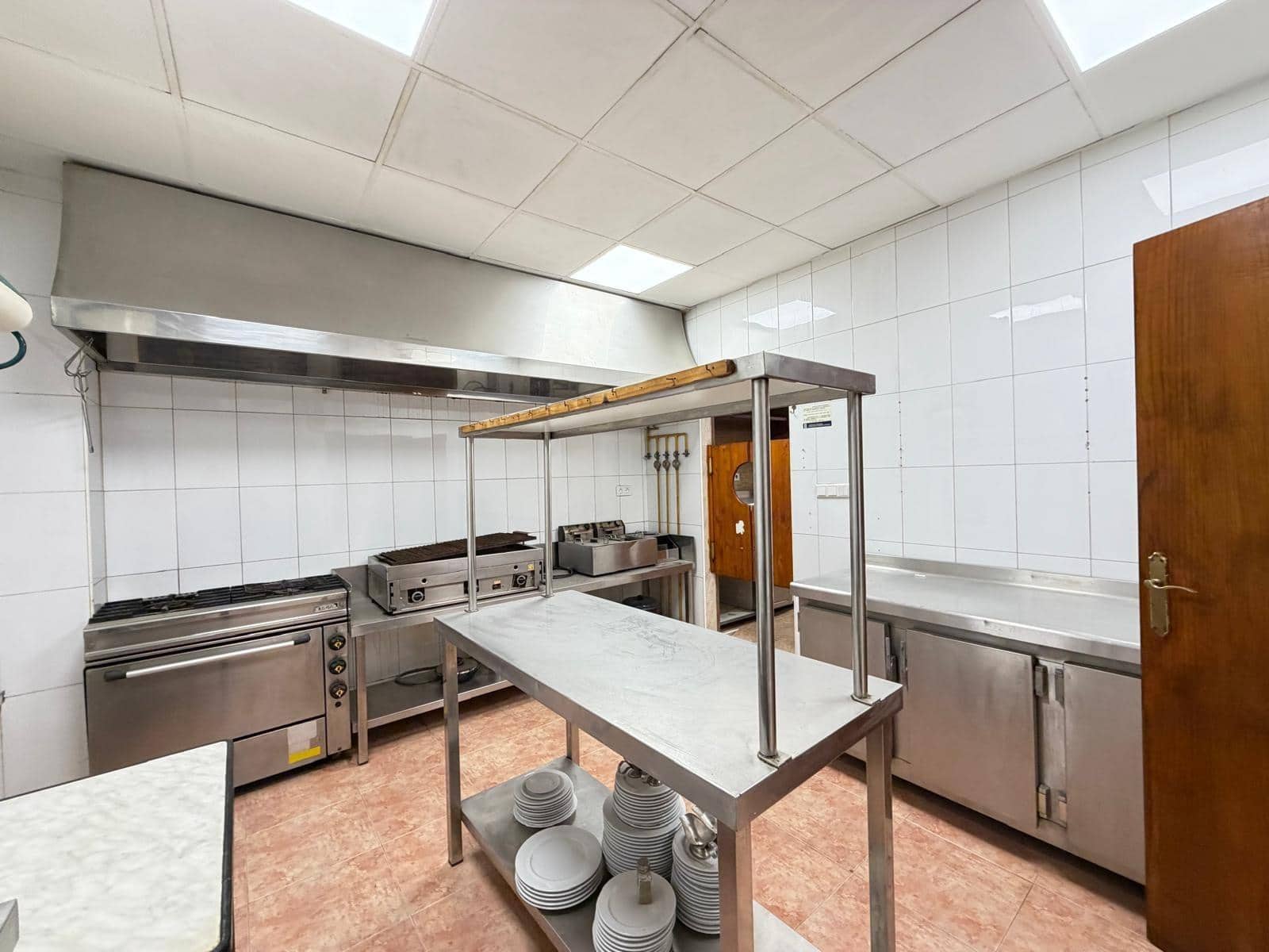 Komercyjne na sprzedaż w Torrevieja - 149 000 € (Ref: 10076462)