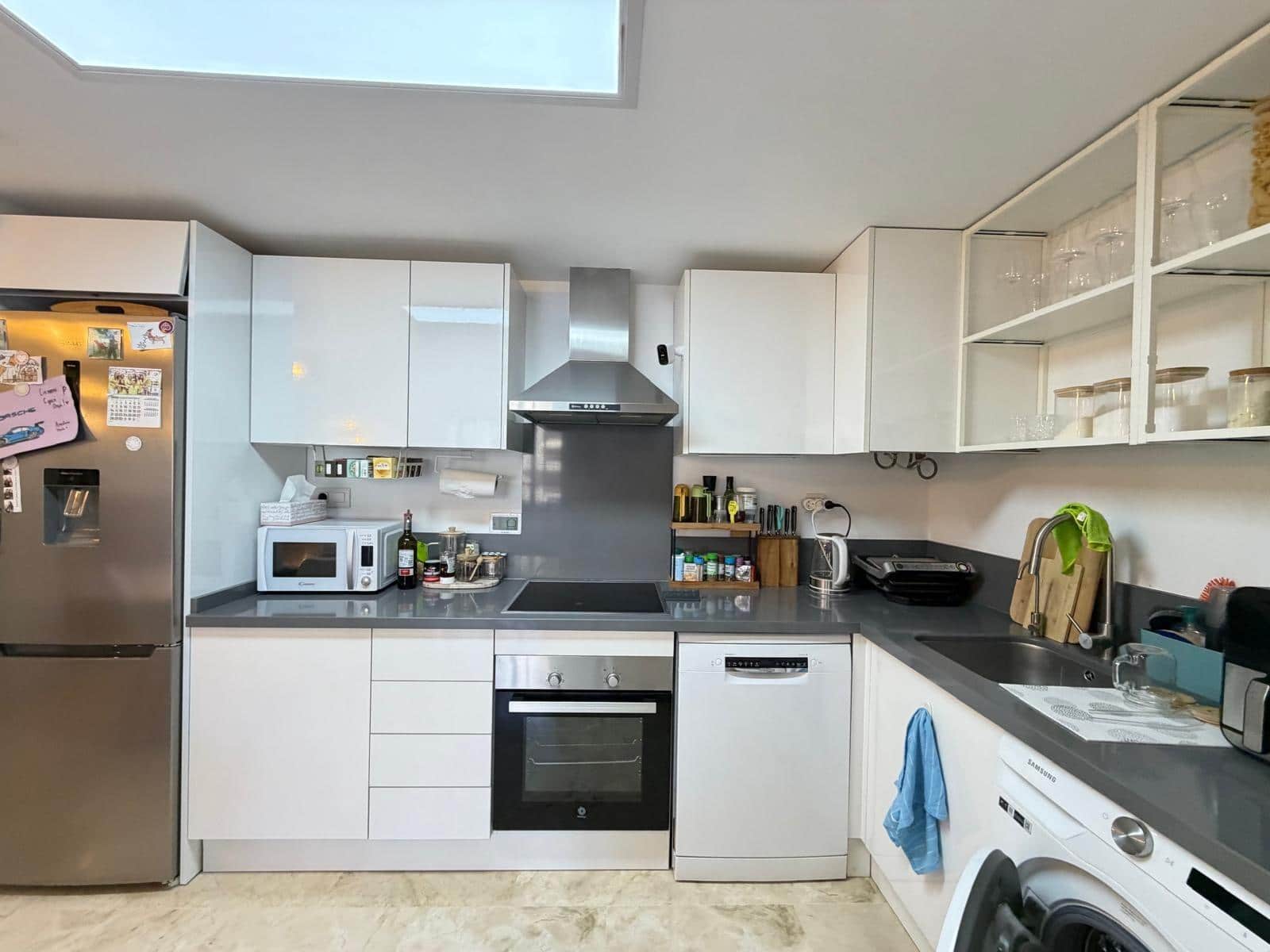 3 bedroom Apartment for sale in Punta Prima with pool garage - € 389,900 (Ref: 10076464)
