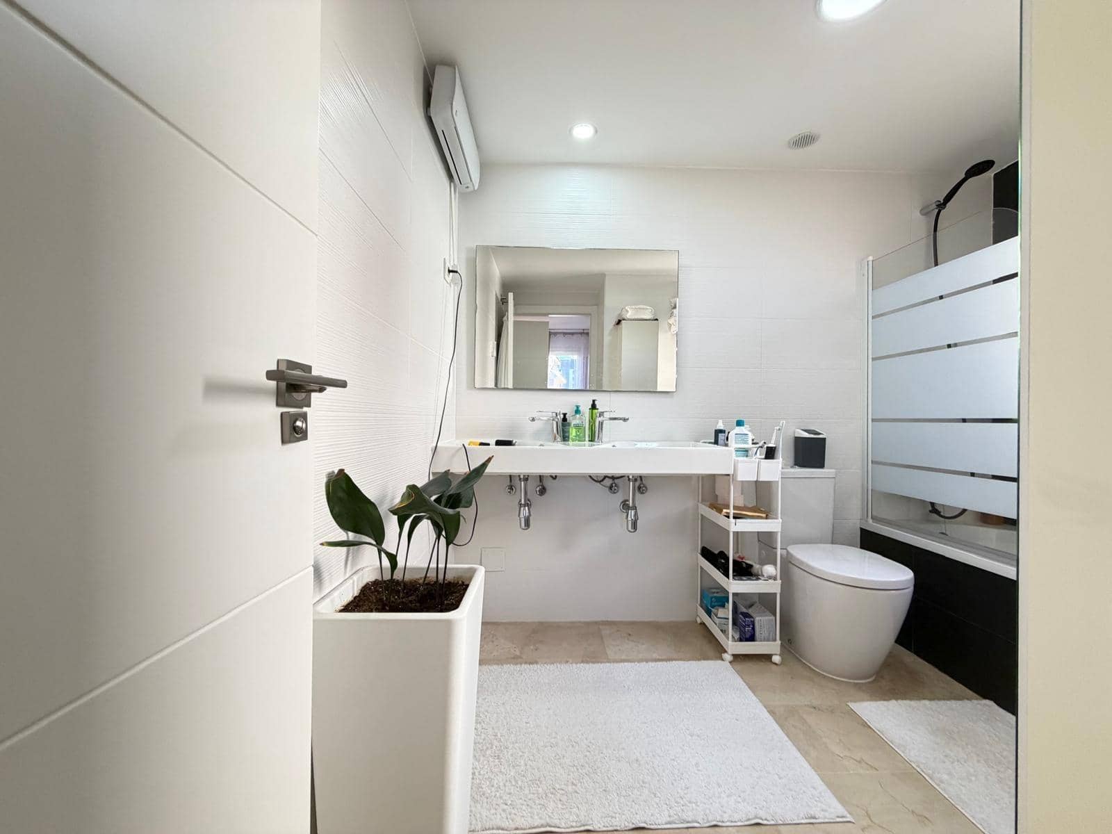 3 bedroom Apartment for sale in Punta Prima with pool garage - € 389,900 (Ref: 10076464)