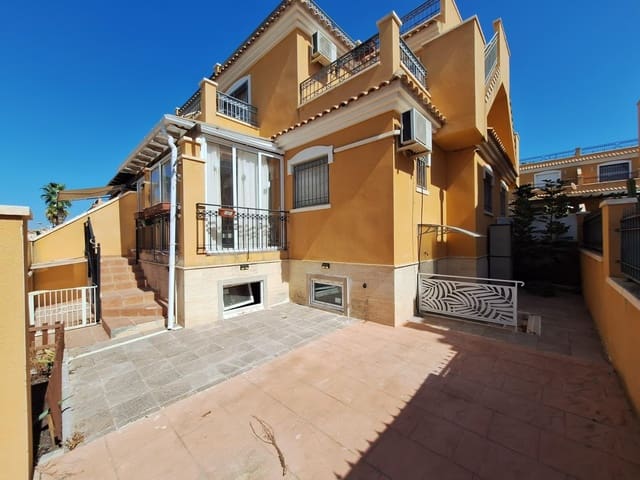 3 bedroom Apartment for sale in Aguas Nuevas, Torrevieja with pool - € 259,000 (Ref: 10076465)
