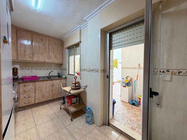 3 quarto Apartamento para venda em Las Piscinas Naturales, Torrevieja - 169 900 € (Ref: 10078416)