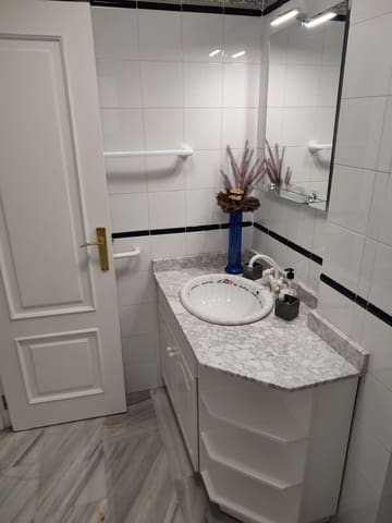 Apartamento de 2 habitaciones en Los Frutales, Torrevieja en venta con piscina garaje - 204.000 € (Ref: 10078417)