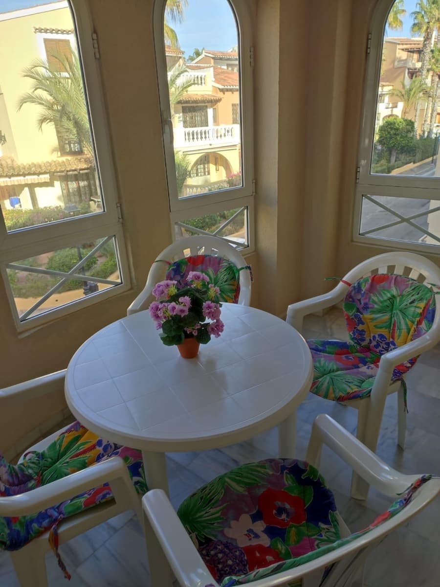 Apartamento de 2 habitaciones en Torrevieja en venta con piscina garaje - 204.000 € (Ref: 10078417)