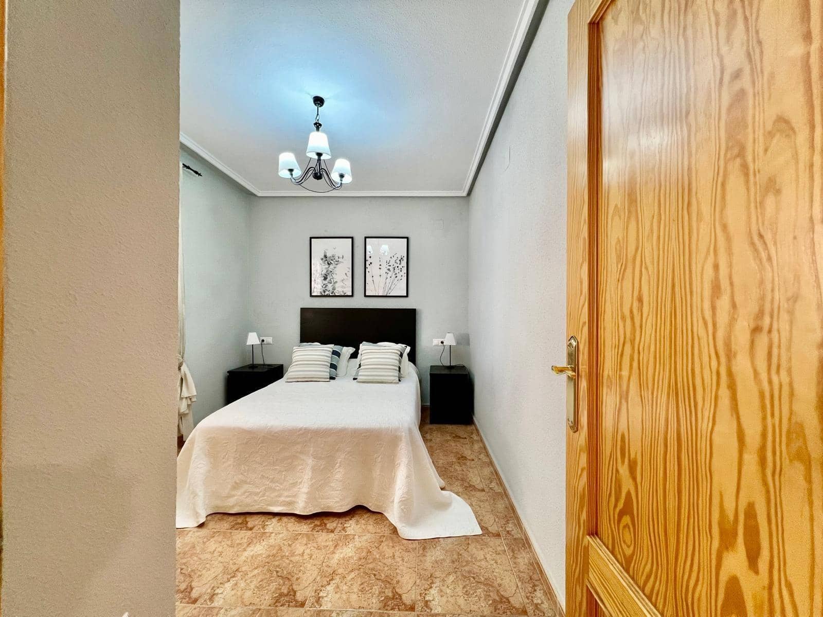 1 bedroom Apartment for sale in Torrevieja with garage - € 126,900 (Ref: 10081266)