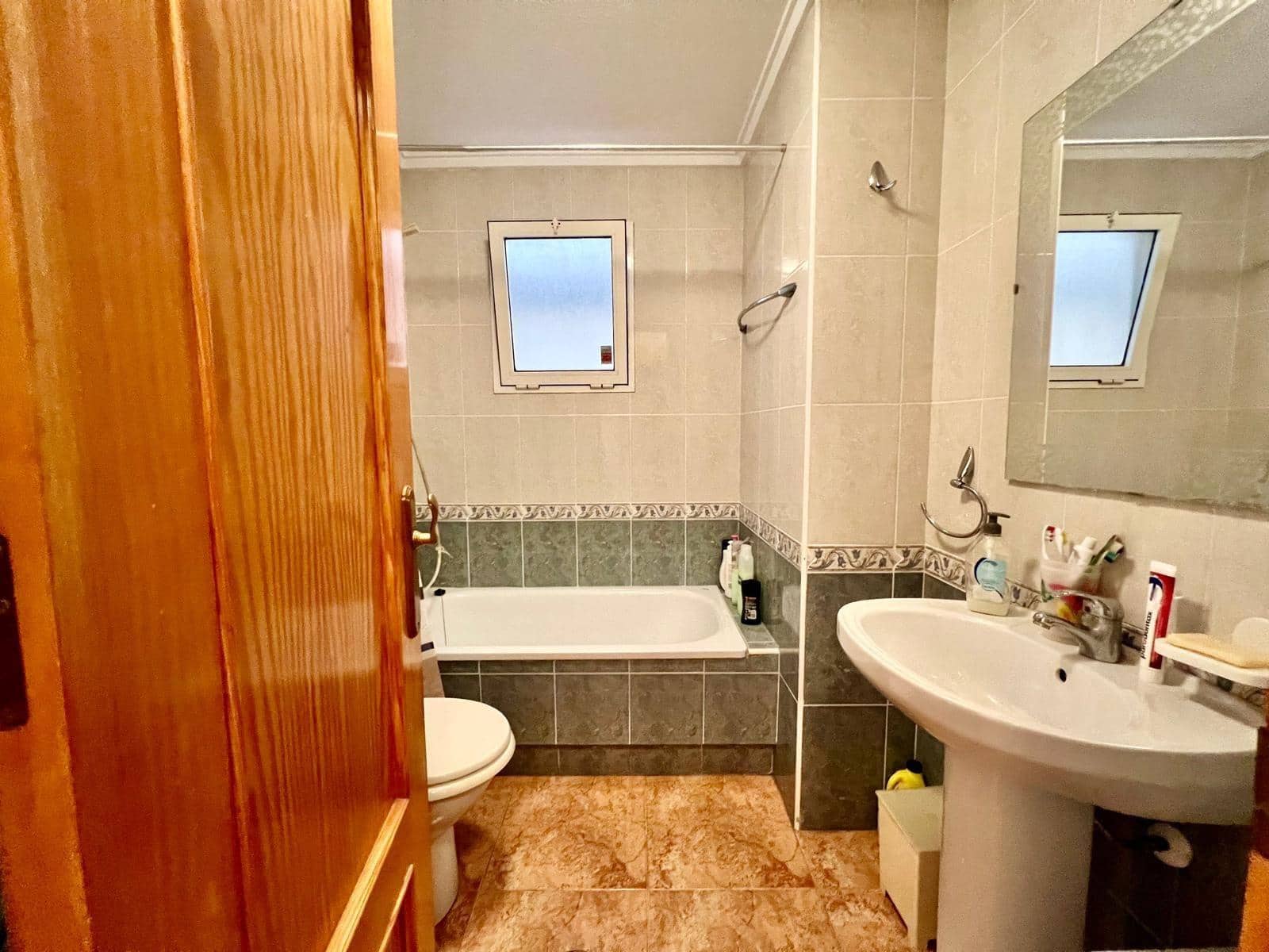 1 bedroom Apartment for sale in Torrevieja with garage - € 126,900 (Ref: 10081266)