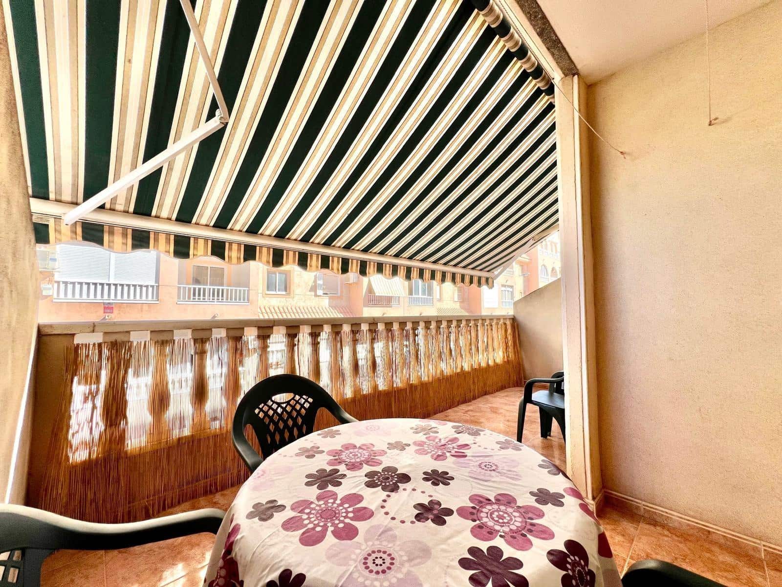 1 bedroom Apartment for sale in Torrevieja with garage - € 126,900 (Ref: 10081266)