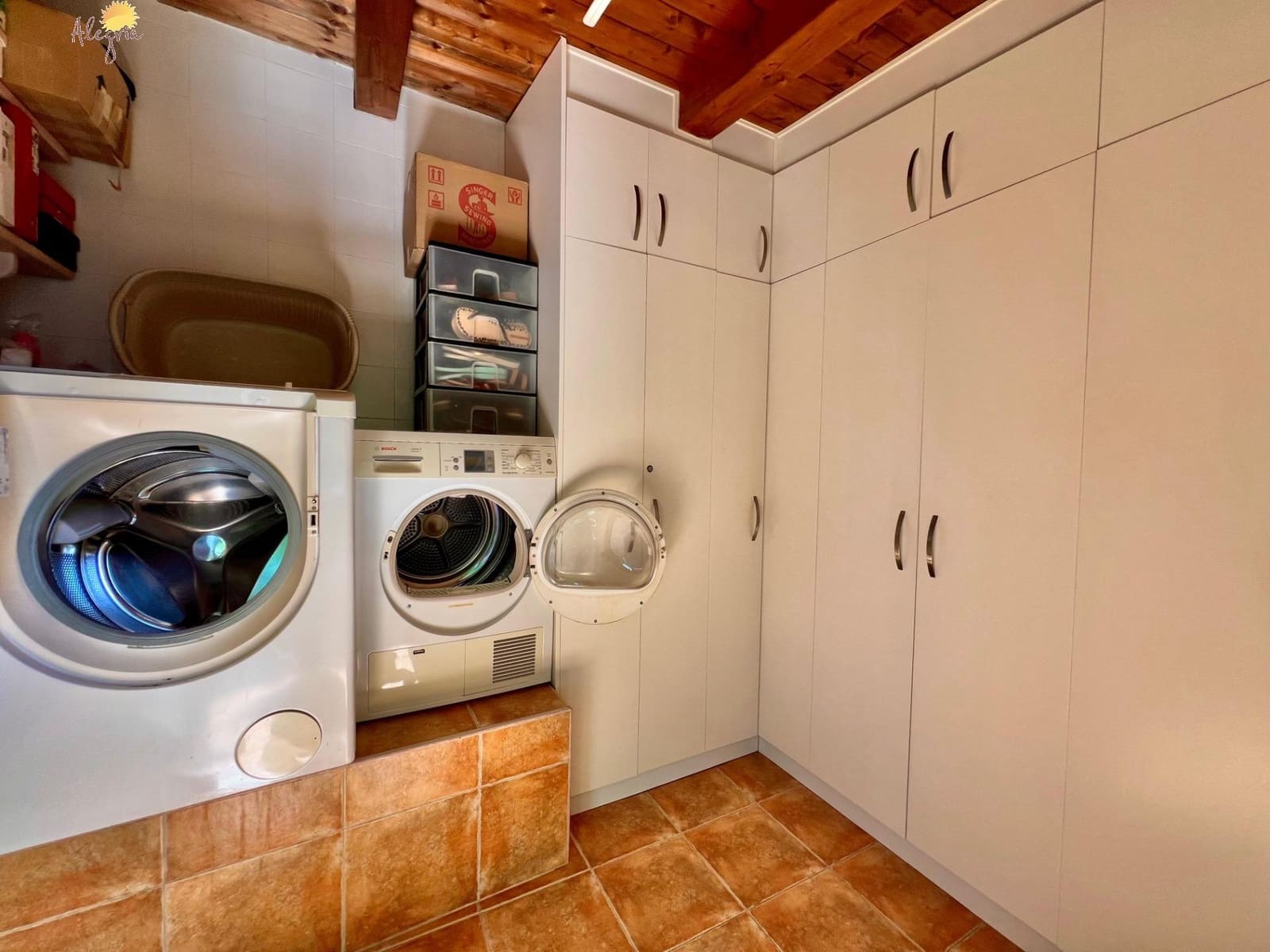 4 slaapkamer Villa te koop in Almoradi met zwembad garage - € 1.180.000 (Ref: 10081267)