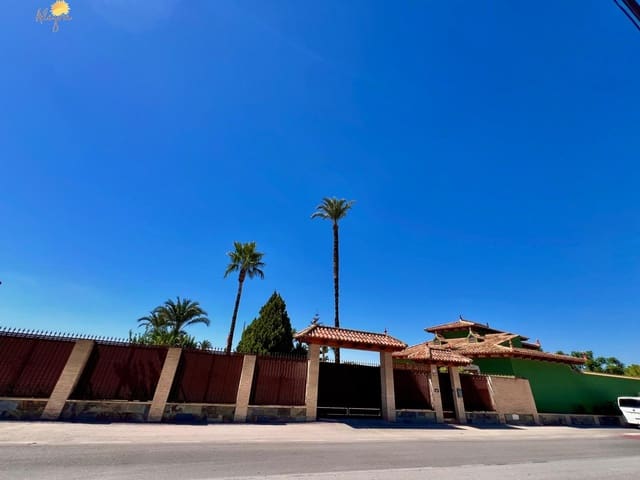 4 slaapkamer Villa te koop in Almoradí met zwembad garage - € 1.180.000 (Ref: 10081267)