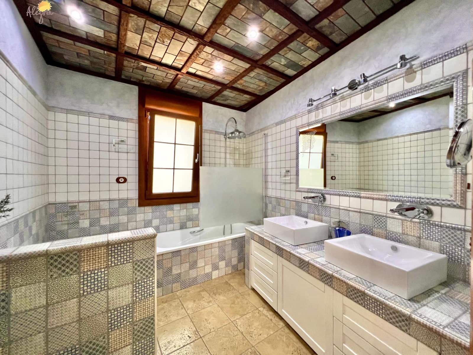 4 slaapkamer Villa te koop in Almoradi met zwembad garage - € 1.180.000 (Ref: 10081267)