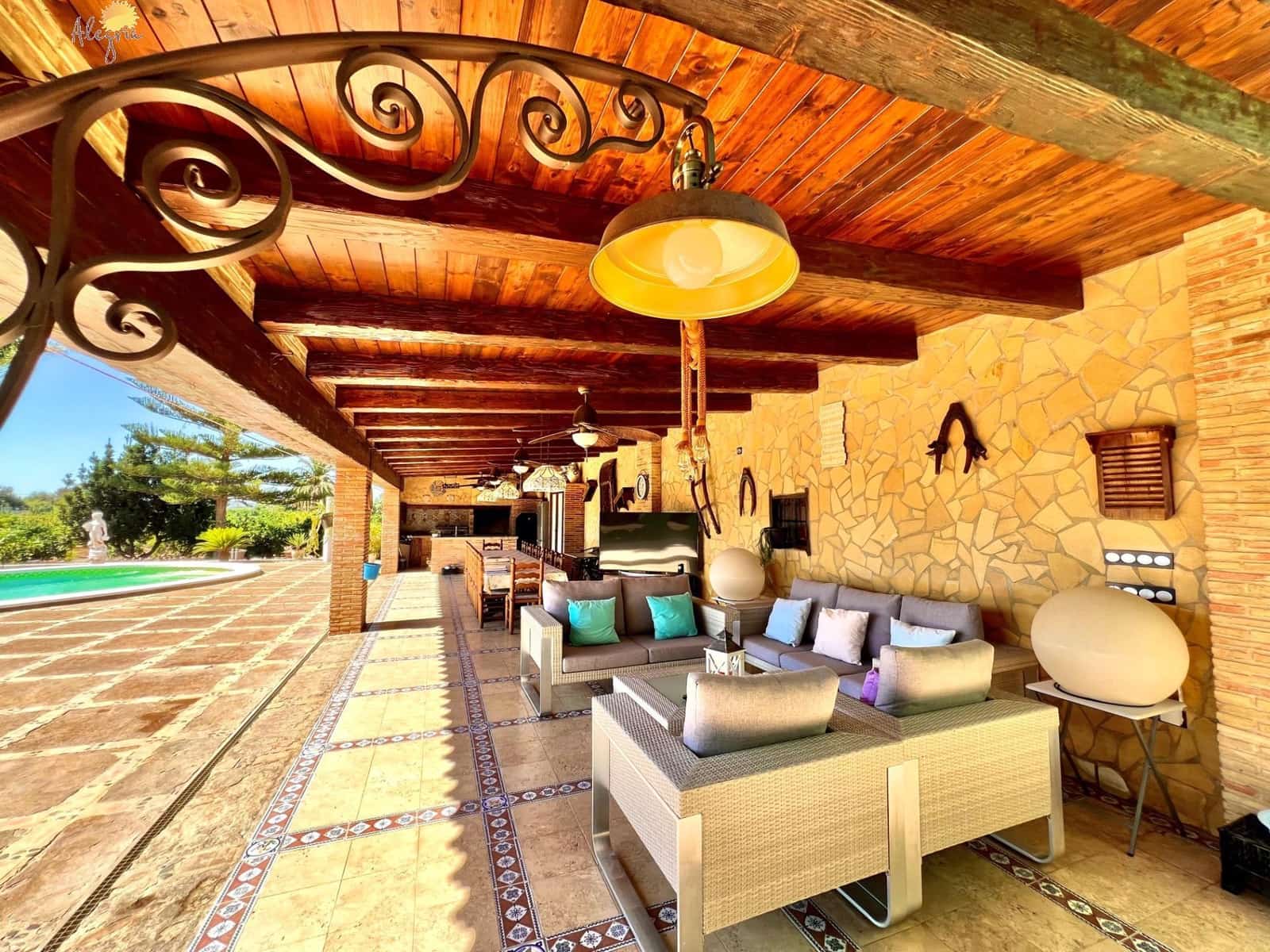 4 slaapkamer Villa te koop in Almoradi met zwembad garage - € 1.180.000 (Ref: 10081267)