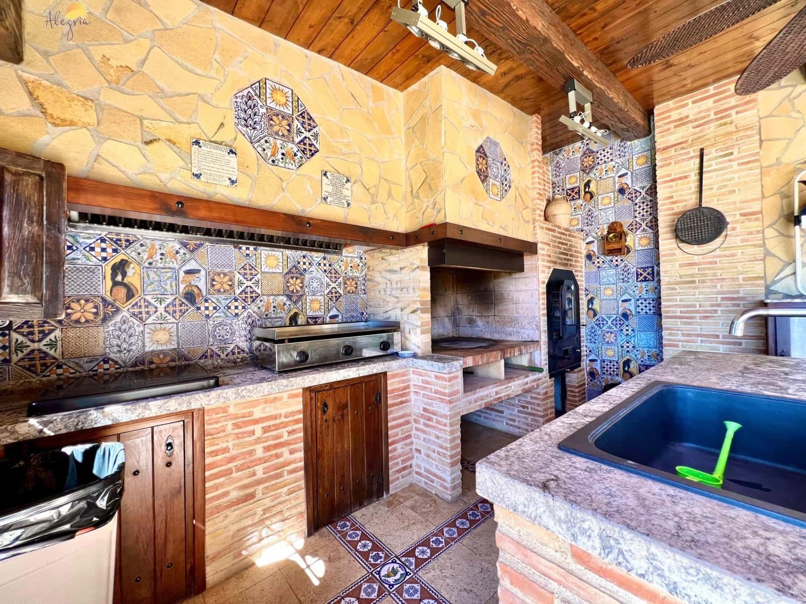 4 slaapkamer Villa te koop in Almoradi met zwembad garage - € 1.180.000 (Ref: 10081267)