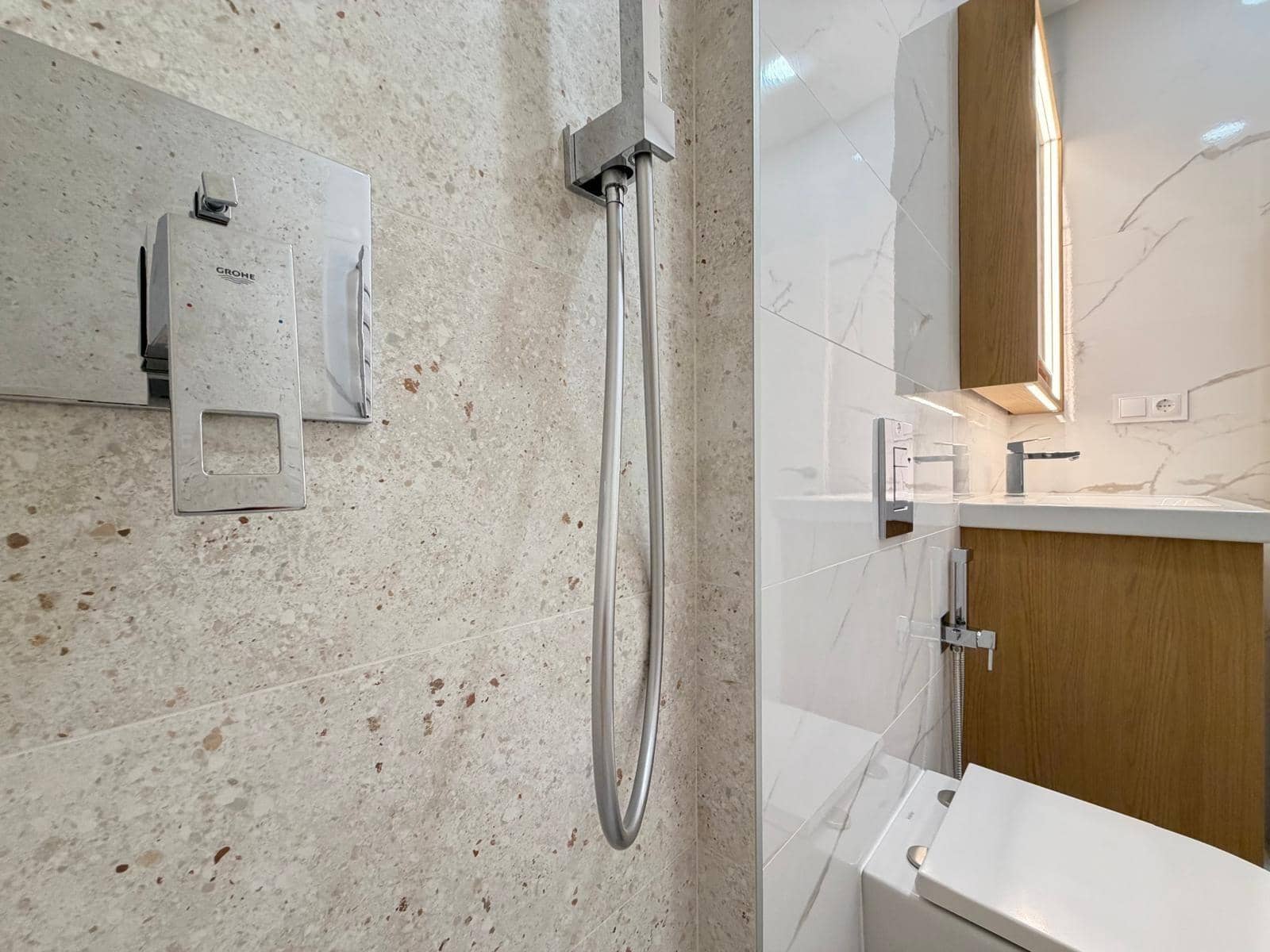2 slaapkamer Appartement te koop in Torrevieja met zwembad - € 285.600 (Ref: 10086185)