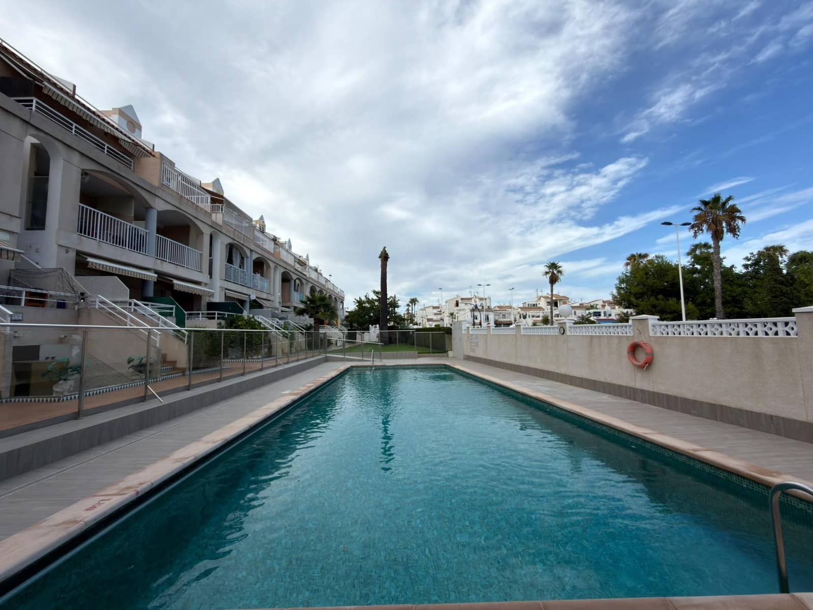 2 sovrum Bungalow till salu i Torrevieja med pool garage - 145 500 € (Ref: 10086188)
