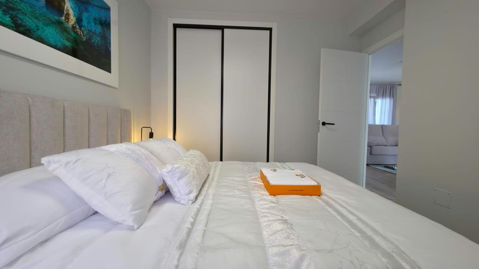 Bungalow de 2 habitaciones en Torrevieja en venta con piscina - 199.000 € (Ref: 10089743)