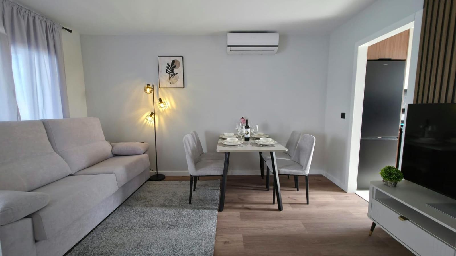Bungalow de 2 habitaciones en Torrevieja en venta con piscina - 199.000 € (Ref: 10089743)