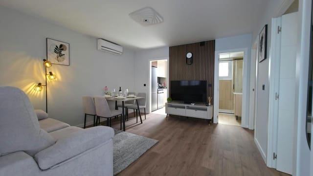 Bungalow de 2 habitaciones en Torrevieja en venta con piscina - 199.000 € (Ref: 10089743)