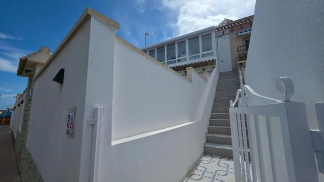 Bungalow de 2 habitaciones en Torrevieja en venta con piscina - 199.000 € (Ref: 10089743)