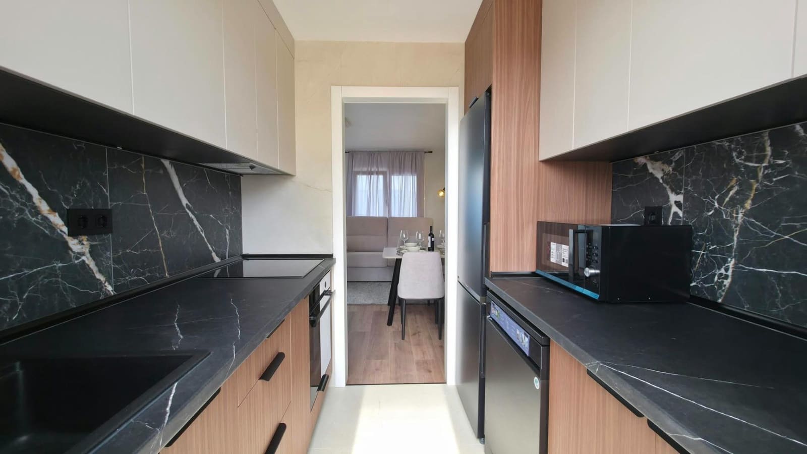 Bungalow de 2 habitaciones en Torrevieja en venta con piscina - 199.000 € (Ref: 10089743)