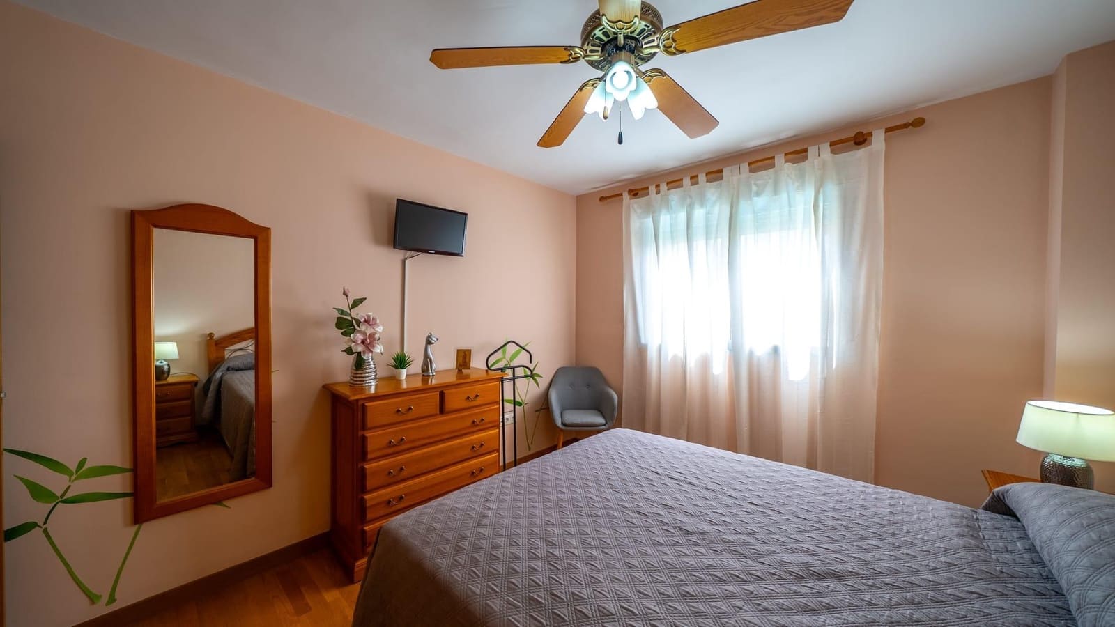 3 soveværelse Lejlighed til salg i Alicante by med swimmingpool garage - € 439.000 (Ref: 10089744)