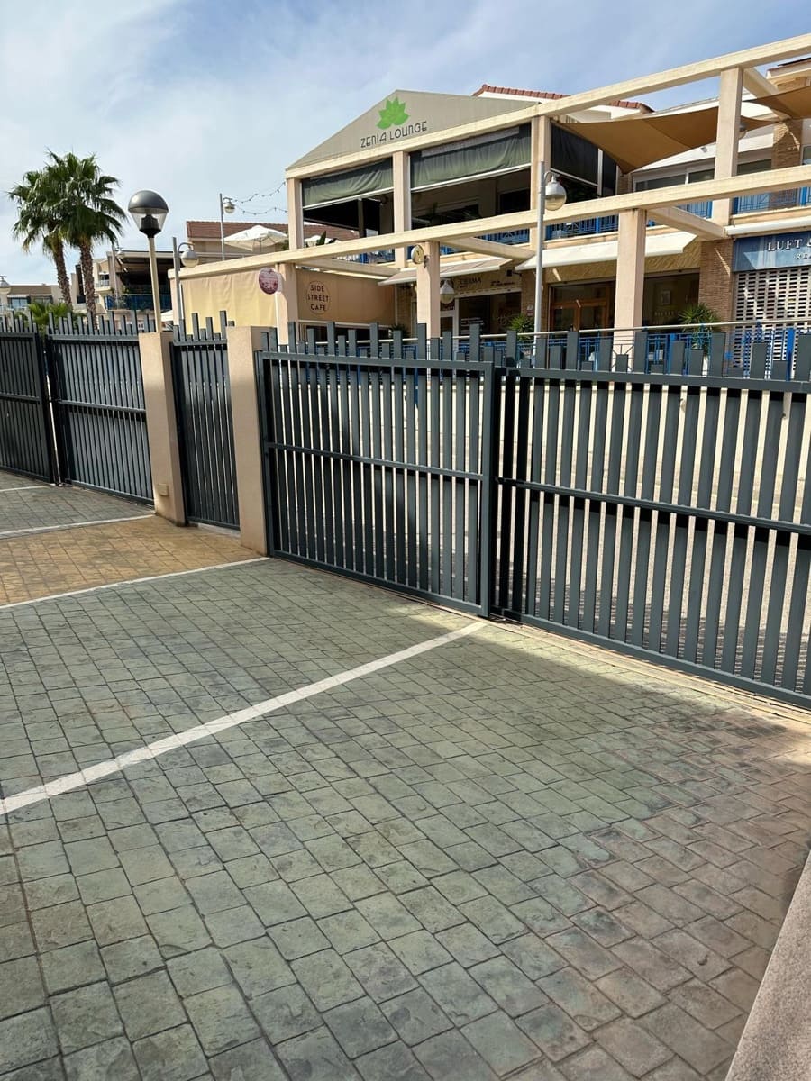 2 bedroom Bungalow for sale in La Zenia with pool - € 299,000 (Ref: 10089745)