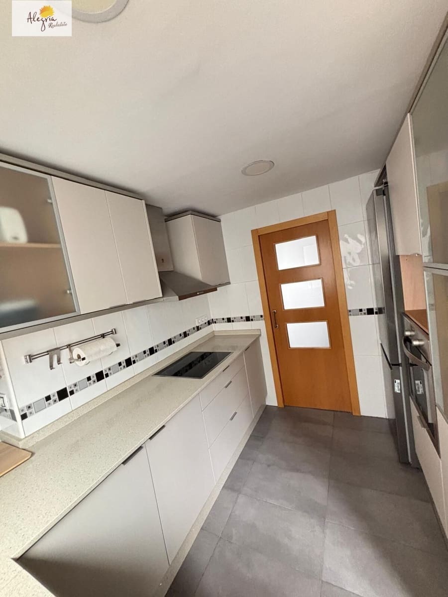 Apartamento de 3 habitaciones en València ciudad en alquiler con garaje - 1.700 € (Ref: 10089747)
