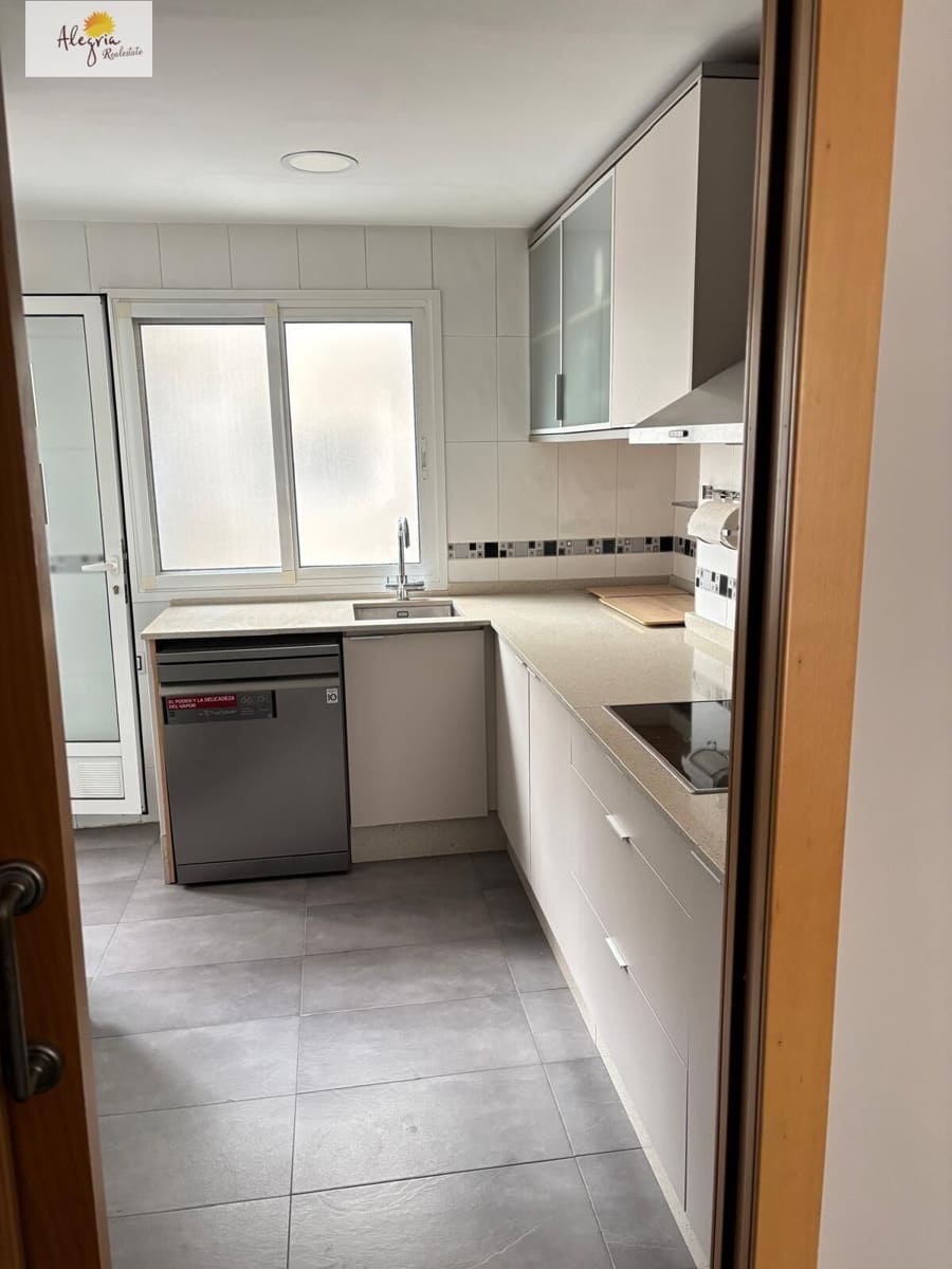 Apartamento de 3 habitaciones en València ciudad en alquiler con garaje - 1.700 € (Ref: 10089747)