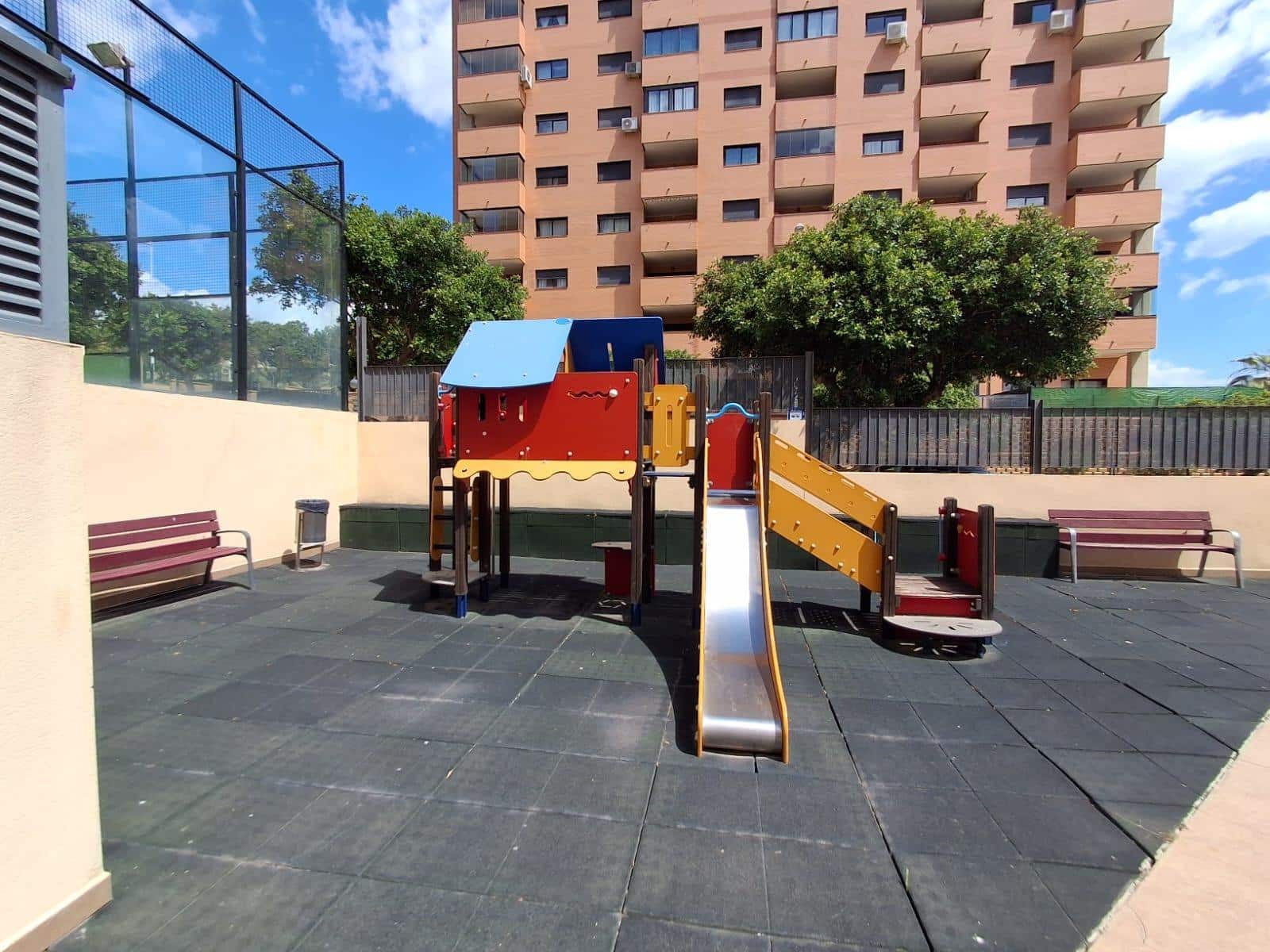 Appartement de 2 chambres à louer à La Villajoyosa / Vila Joiosa avec piscine - 1 300 € (Ref: 10089751)