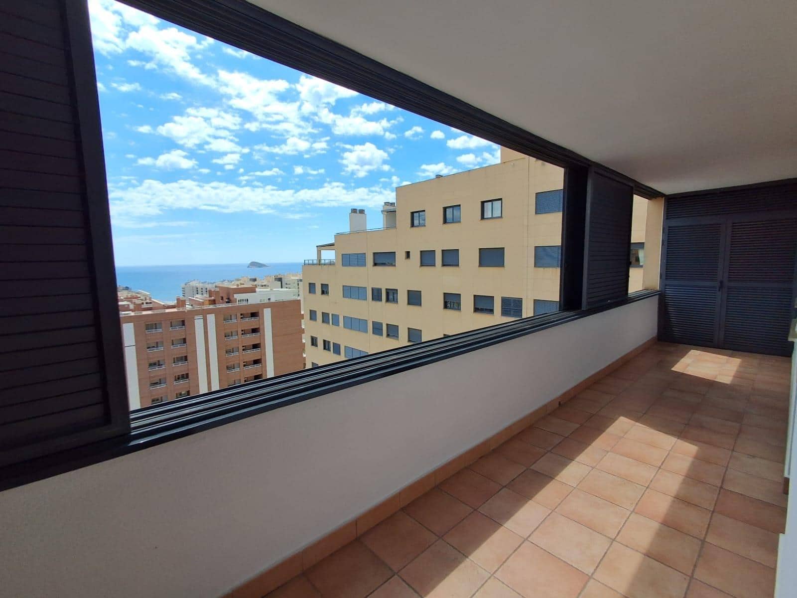 Appartement de 2 chambres à louer à La Villajoyosa / Vila Joiosa avec piscine - 1 300 € (Ref: 10089751)