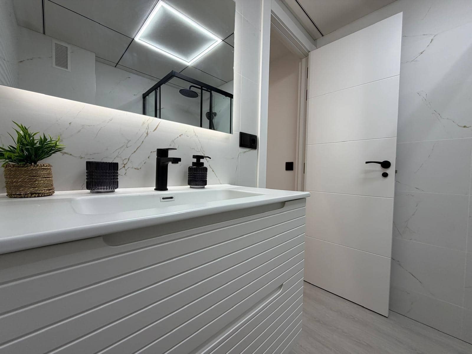 2 Zimmer Apartment zu verkaufen in Torrevieja - 175.000 € (Ref: 10090817)