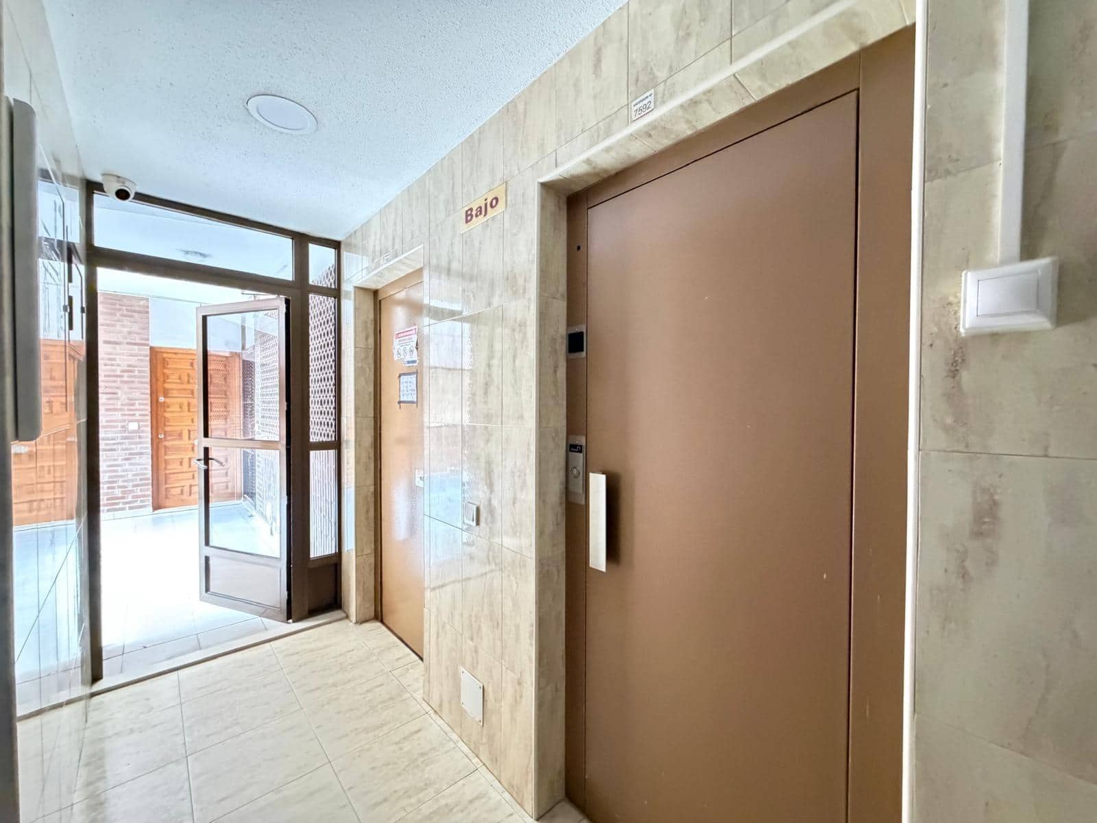 2 Zimmer Apartment zu verkaufen in Torrevieja - 175.000 € (Ref: 10090817)