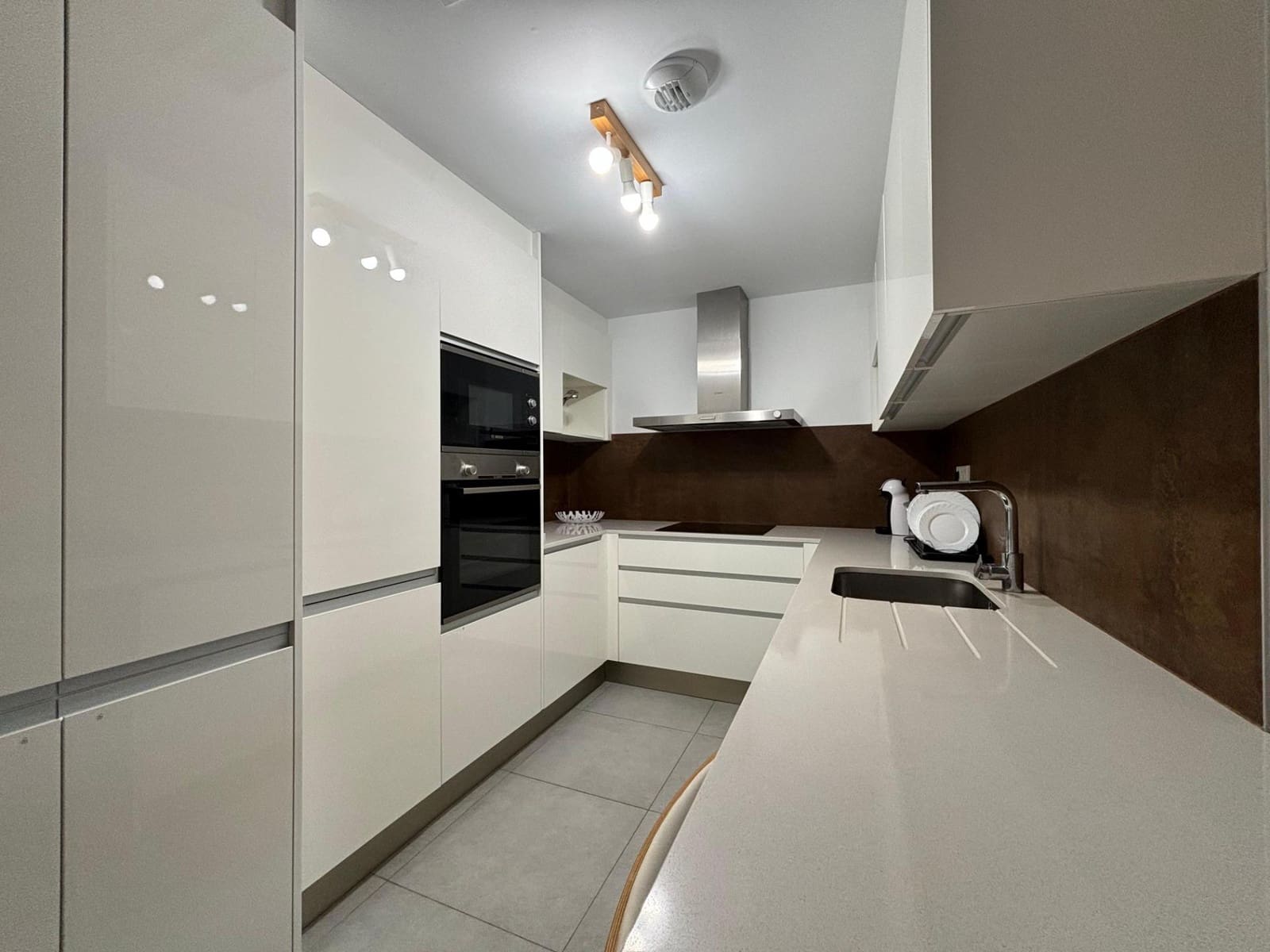 Apartamento de 3 habitaciones en La Villajoyosa / Vila Joiosa en alquiler con garaje - 1.800 € (Ref: 10094724)