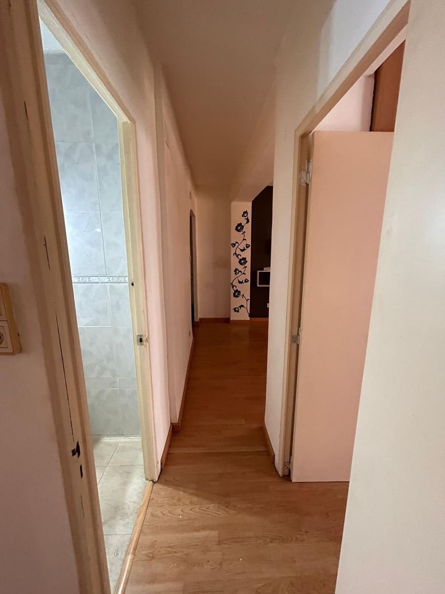 3 bedroom Apartment for sale in Alicante / Alacant city - € 115,000 (Ref: 10094725)