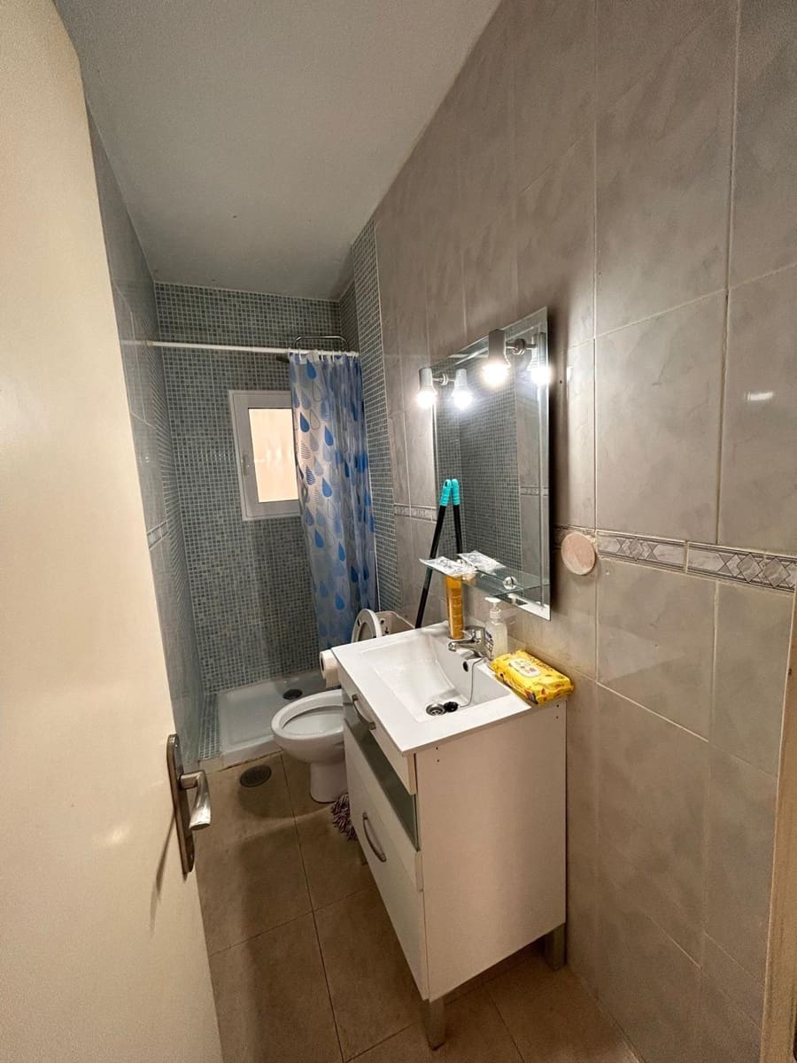 3 bedroom Apartment for sale in Alicante / Alacant city - € 115,000 (Ref: 10094725)