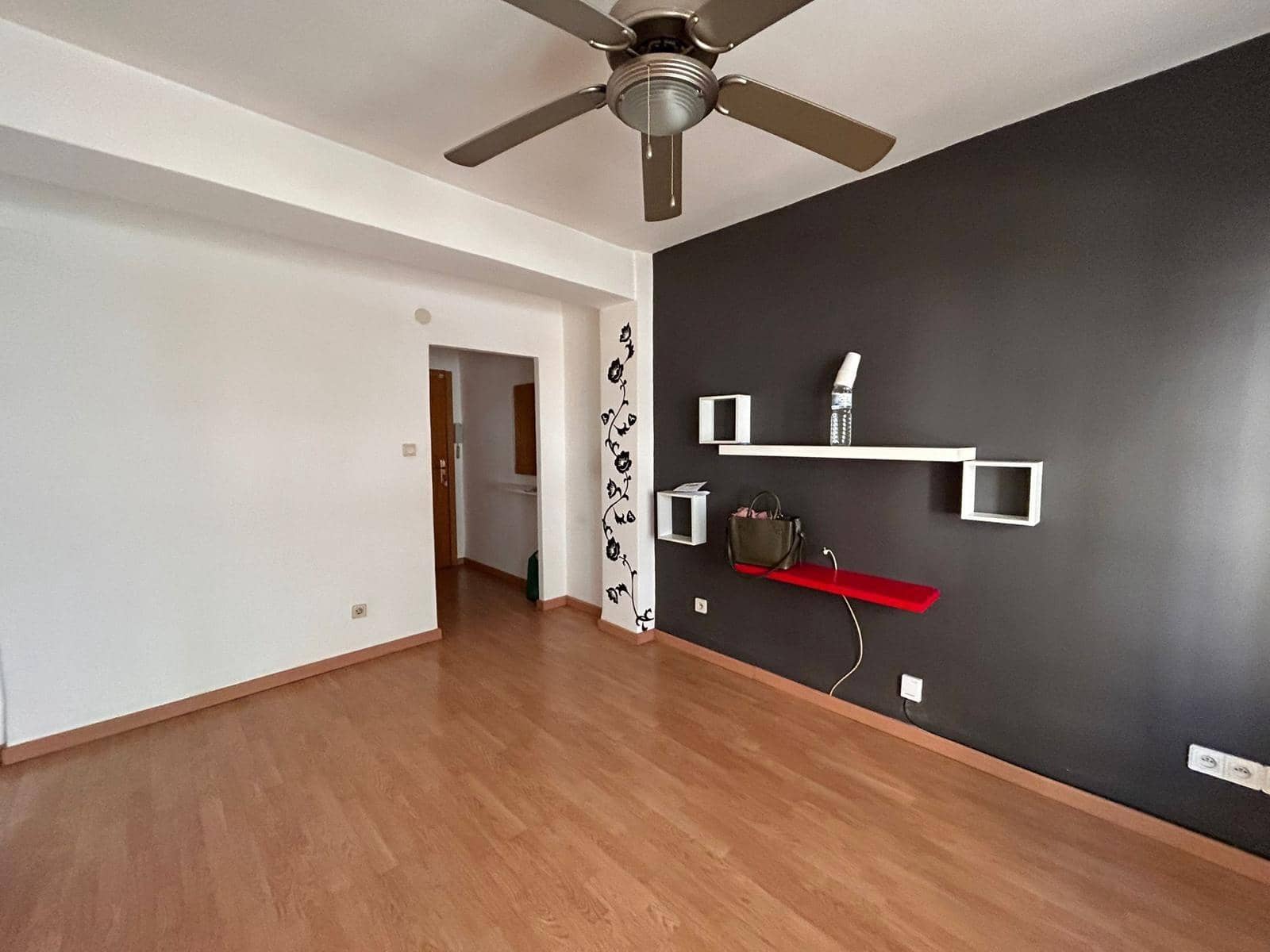 3 bedroom Apartment for sale in Alicante / Alacant city - € 115,000 (Ref: 10094725)