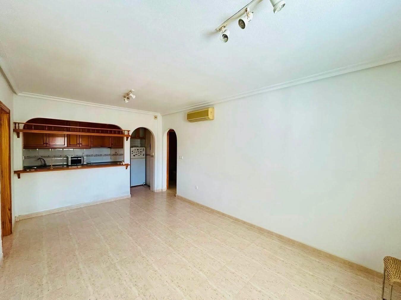 2 makuuhuone Bungalow myytävänä paikassa Orihuela Costa mukana uima-altaan - 204 900 € (Ref: 10098452)