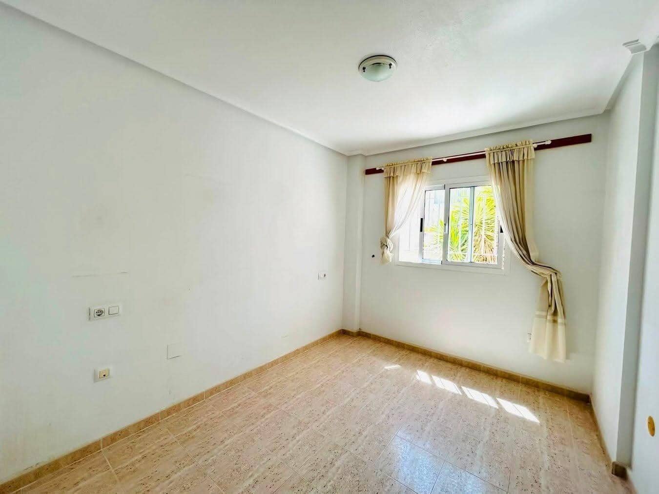 2 makuuhuone Bungalow myytävänä paikassa Orihuela Costa mukana uima-altaan - 204 900 € (Ref: 10098452)