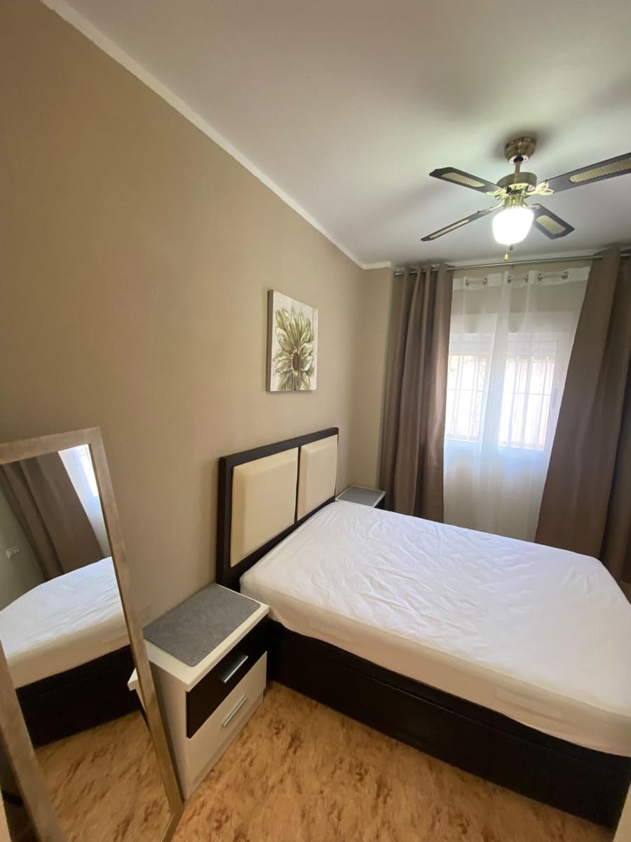 1 slaapkamer Appartement te koop in Torrevieja - € 132.000 (Ref: 10100201)