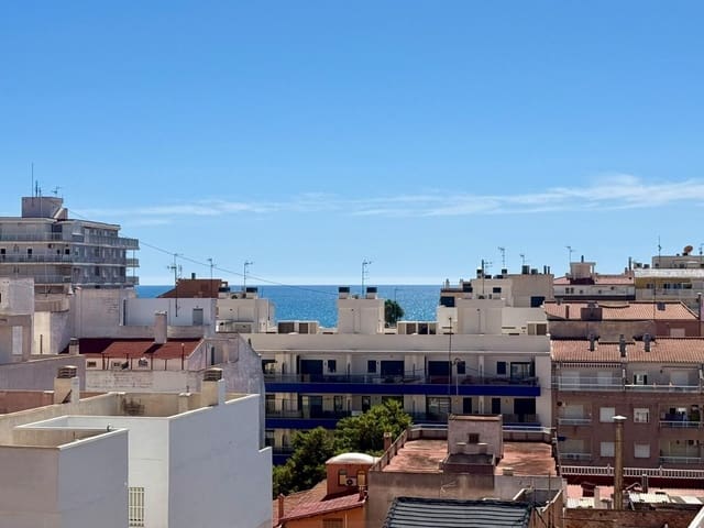 Ático de 3 habitaciones en Las Piscinas Naturales, Torrevieja en venta con garaje - 259.000 € (Ref: 10102662)