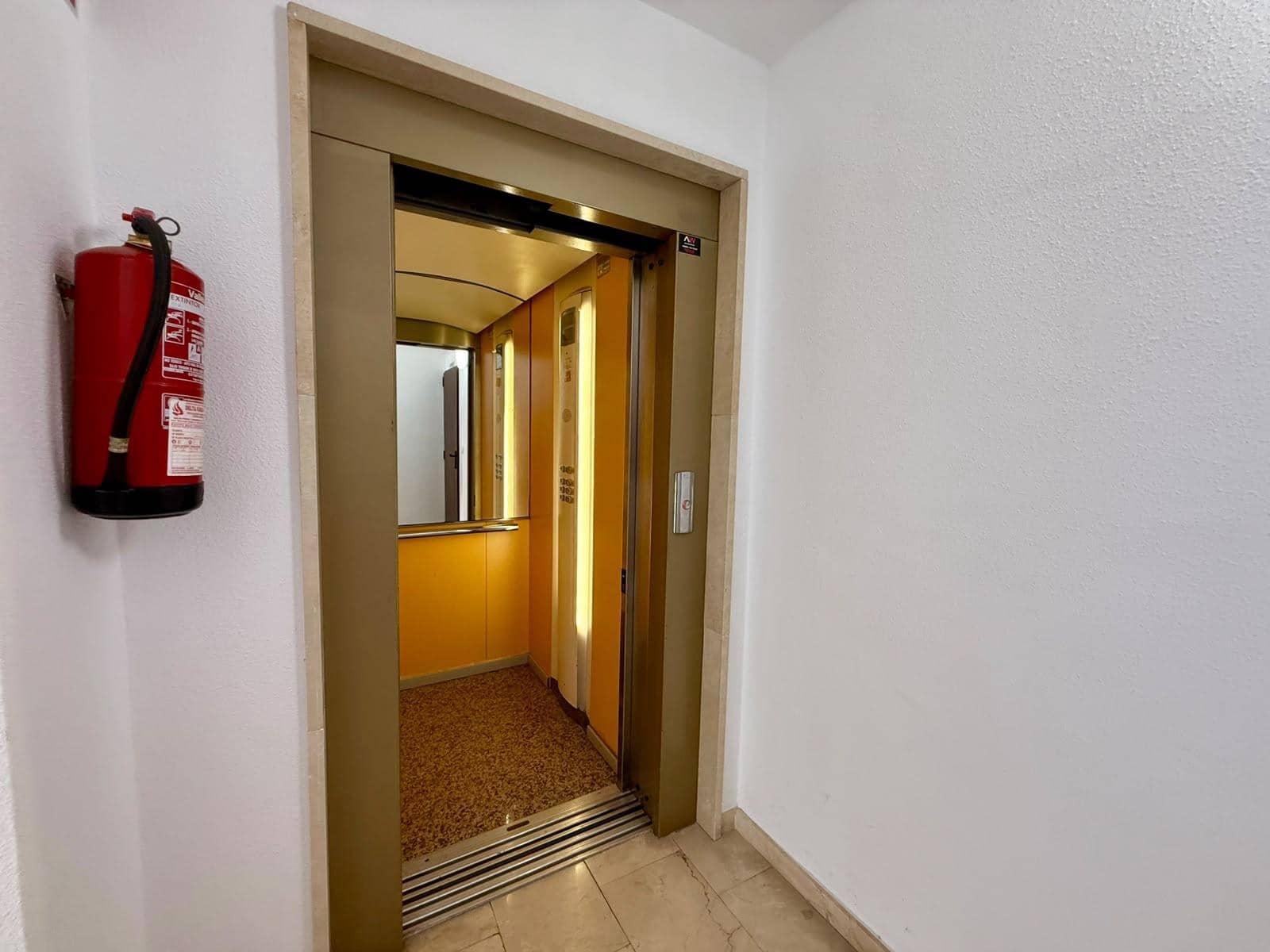 Ático de 3 habitaciones en Torrevieja en venta con garaje - 259.000 € (Ref: 10102662)