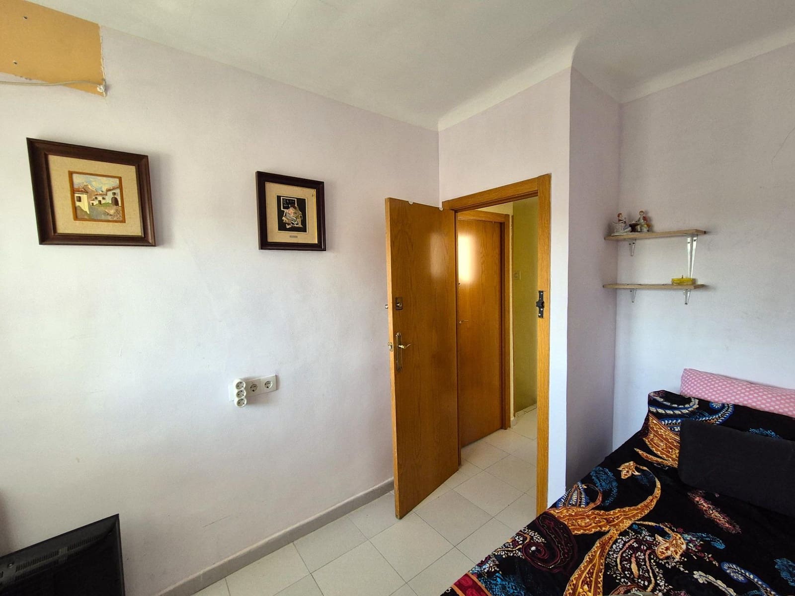 3 bedroom Apartment for sale in Alicante / Alacant city - € 112,000 (Ref: 10109725)