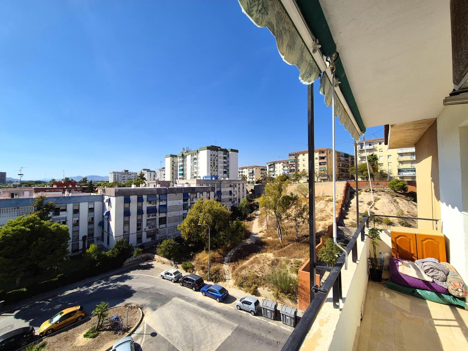 3 bedroom Apartment for sale in Alicante / Alacant city - € 112,000 (Ref: 10109725)