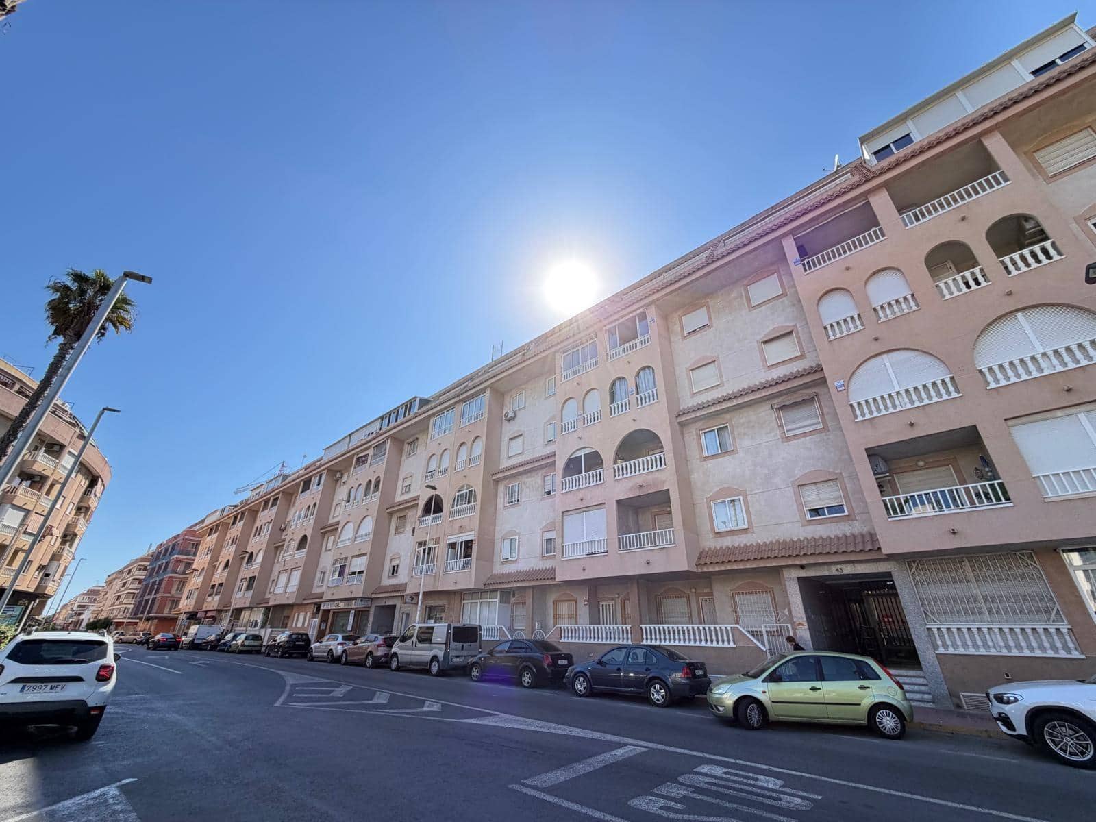 3 slaapkamer Appartement te koop in Torrevieja met zwembad - € 179.900 (Ref: 10109727)